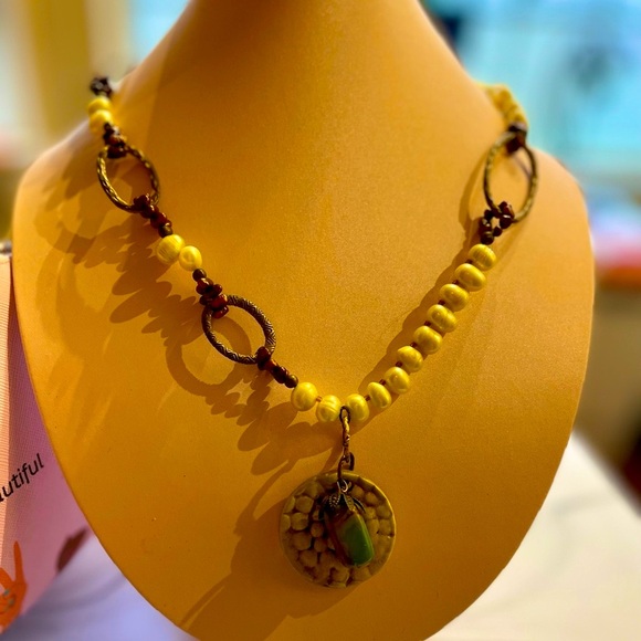 Art Nouveau Necklace 💗 - Picture 2 of 3